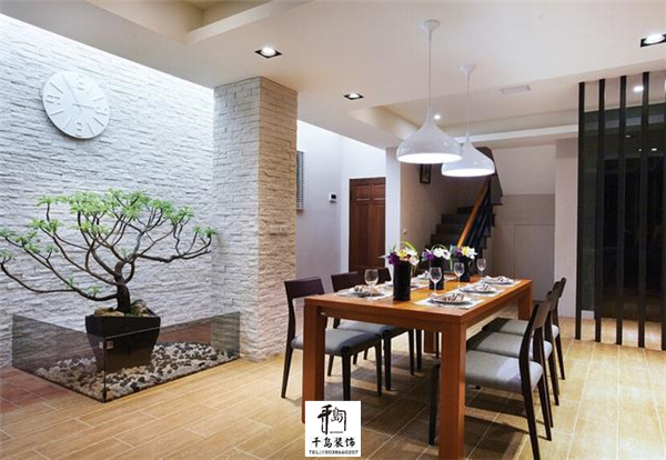 省錢裝修方法四:做“石墻”